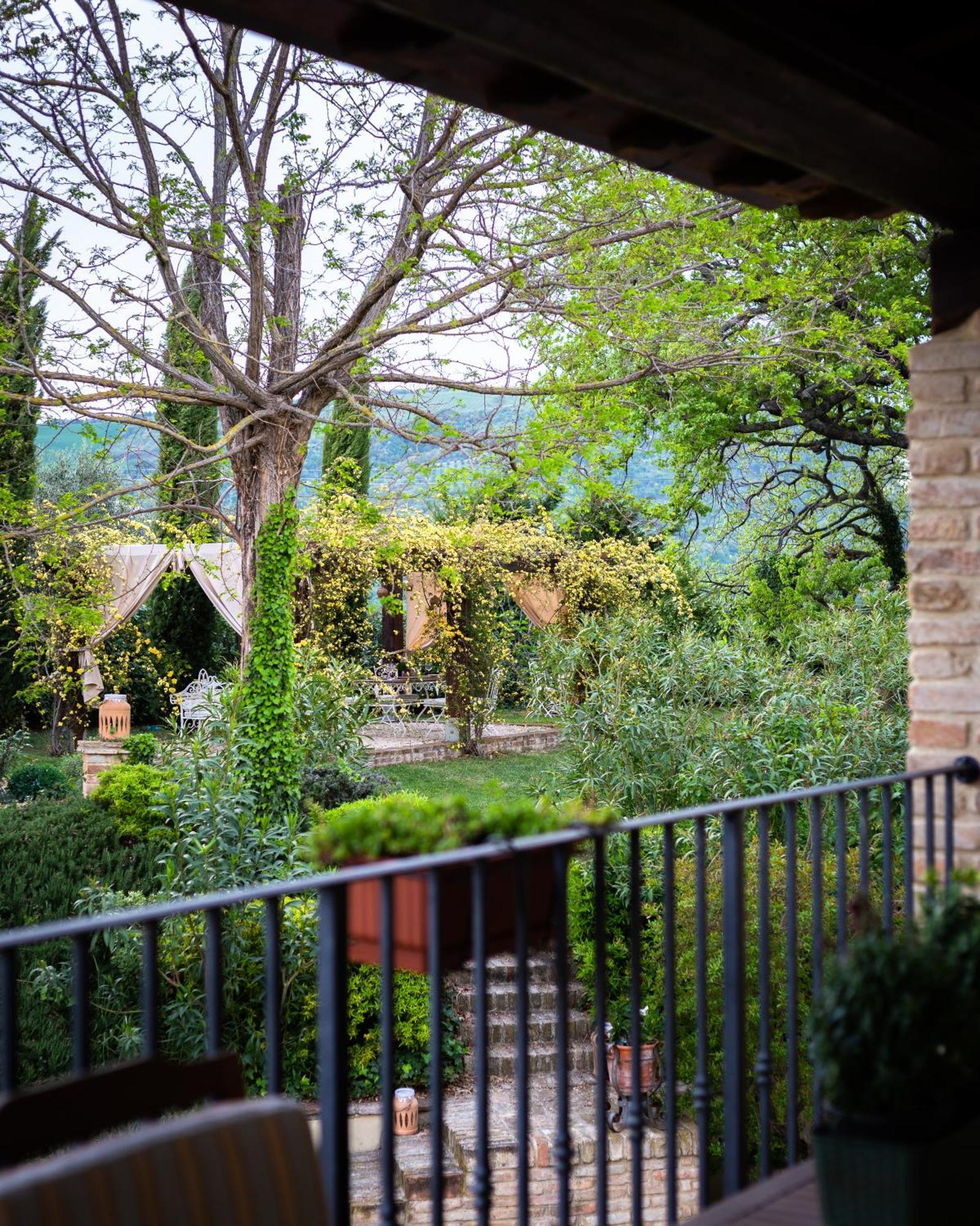 Ca' Le Cerque, Villa Surrounded By The Marche Nature Fossombrone Exterior photo