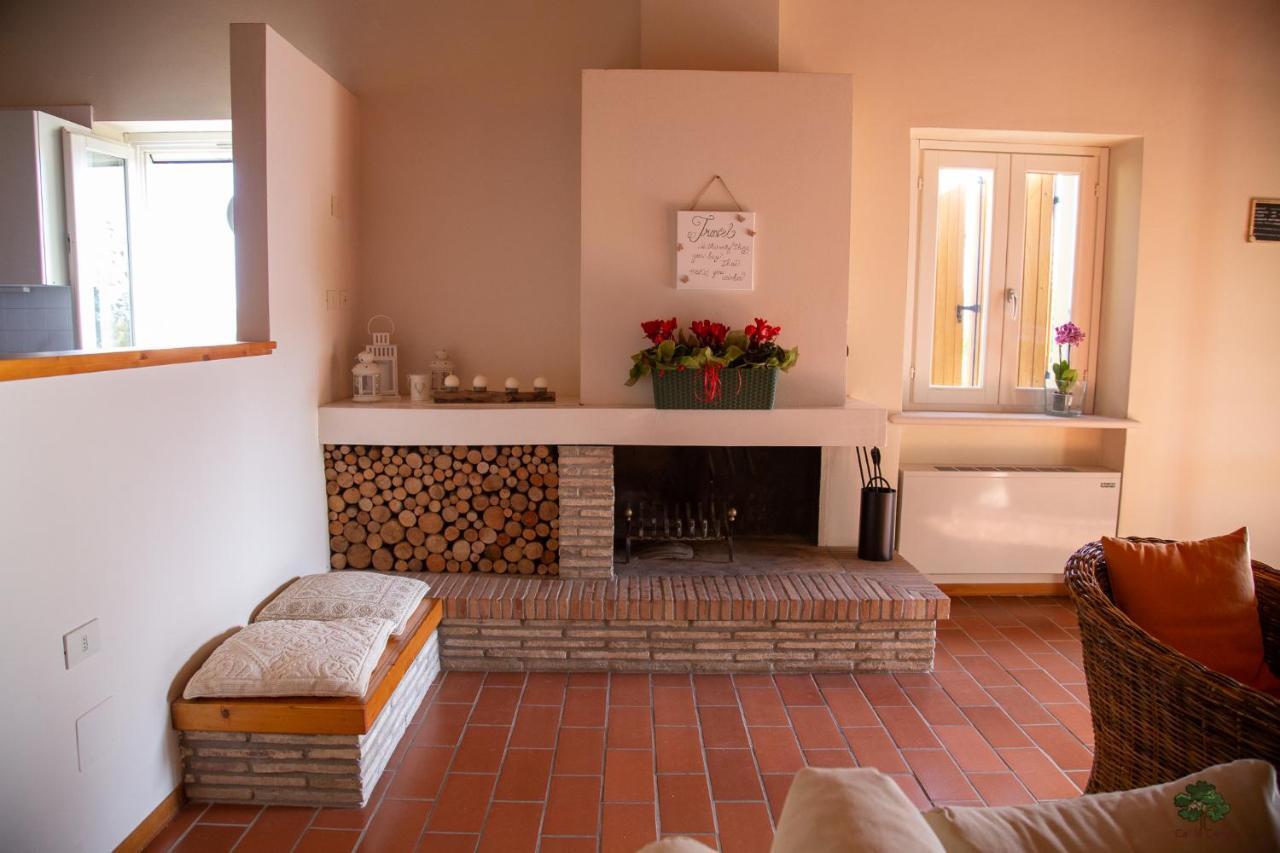 Ca' Le Cerque, Villa Surrounded By The Marche Nature Fossombrone Exterior photo